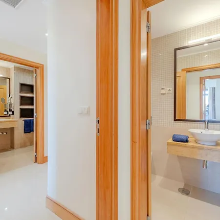 The At Victoria By Interhome